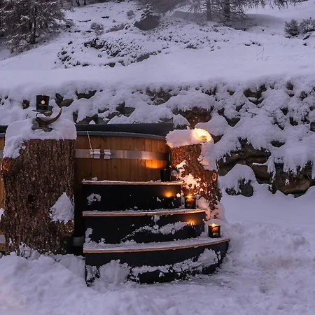 In & Out Marmo In * Zermatt